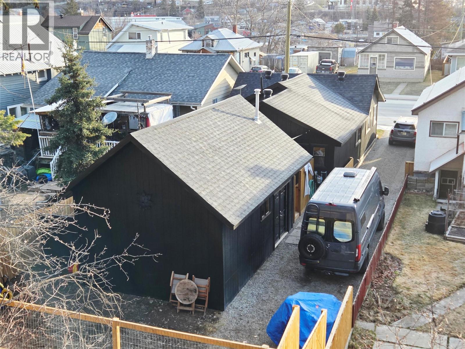 565 WALLINGER Avenue - Image 34