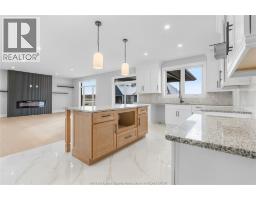 Kitchen - 4615 Huron Church Line Road, Lasalle, ON N9H1H3 Photo 7