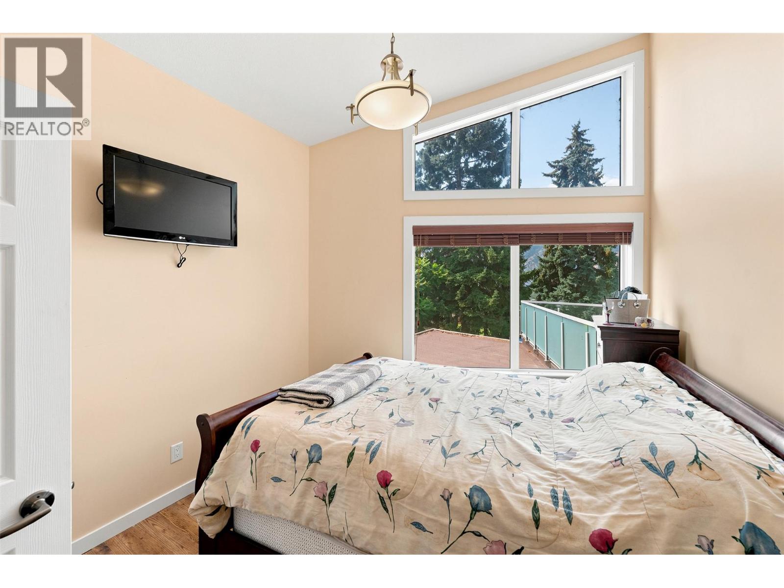  3935 Lakeside Road, Penticton