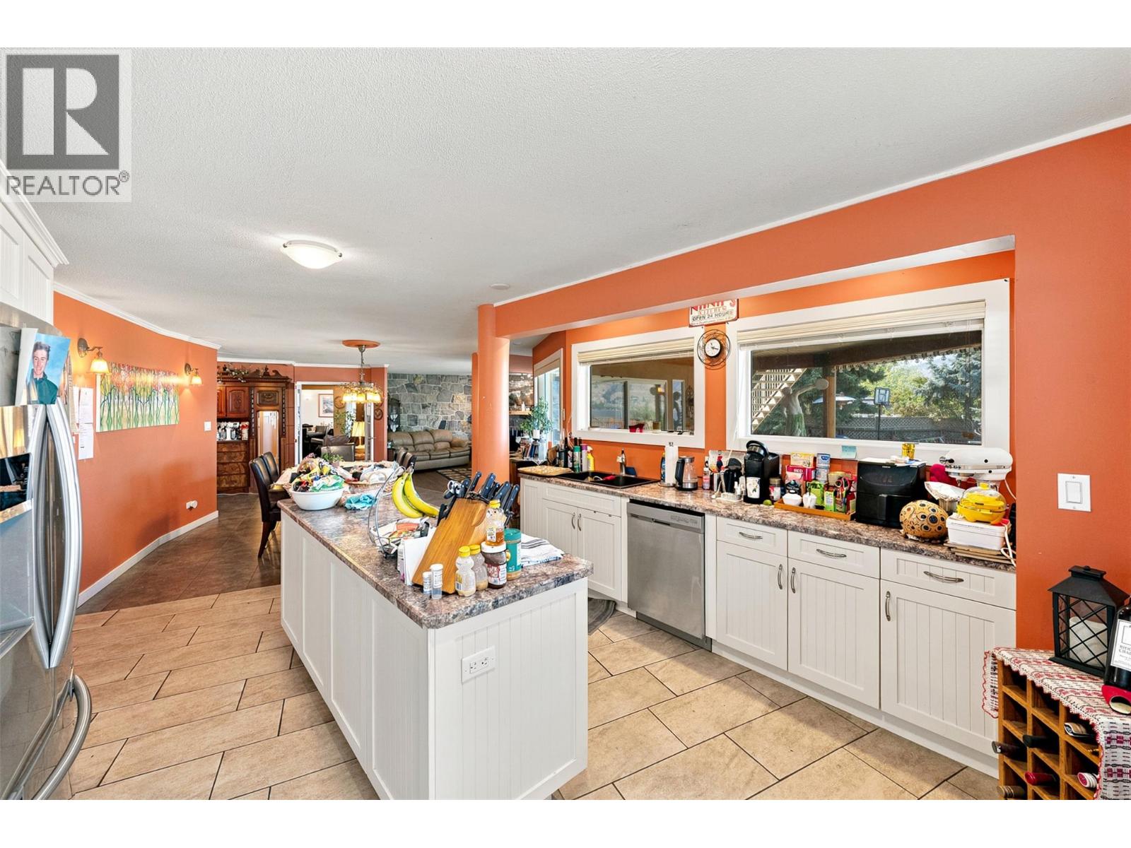  3935 Lakeside Road, Penticton