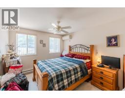 Bedroom - 3935 Lakeside Road, Penticton, BC V2A8W1 Photo 15