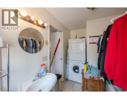 3935 Lakeside Road, Penticton, BC V2A8W1 Photo 28