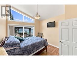3935 Lakeside Road, Penticton, BC V2A8W1 Photo 32
