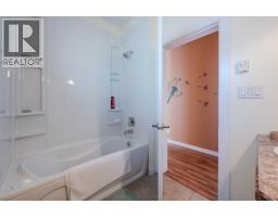3935 Lakeside Road, Penticton, BC V2A8W1 Photo 37