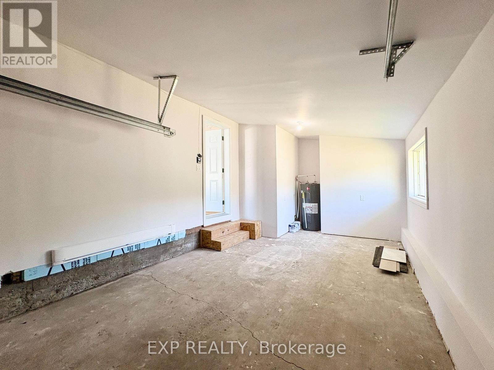 68 ANDREW STREET - 24