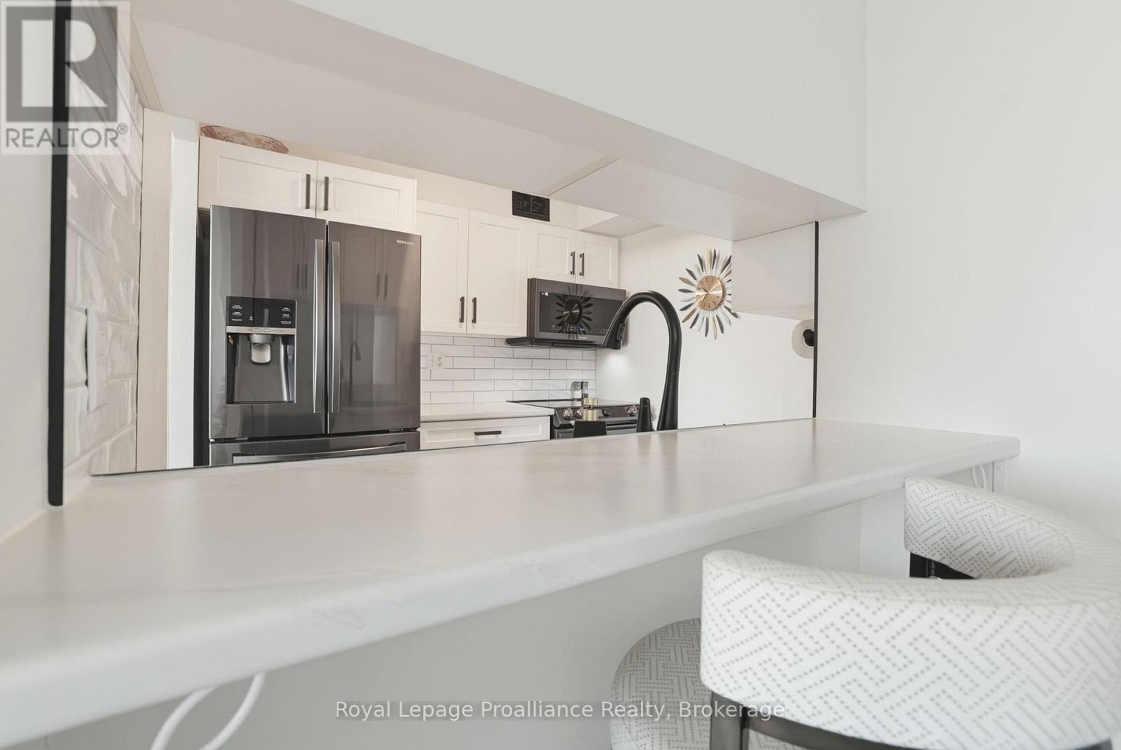#1205 344 FRONT STREET - 12