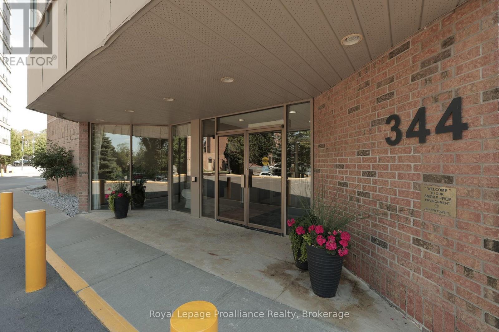 #1205 344 FRONT STREET - 42