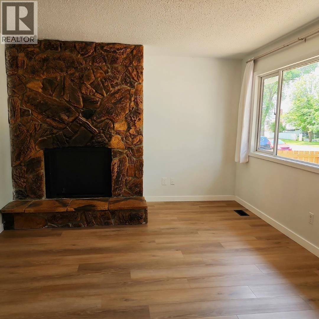 Photo 10 of 20 — 1760 INGLEDEW STREET · Prince George, BC