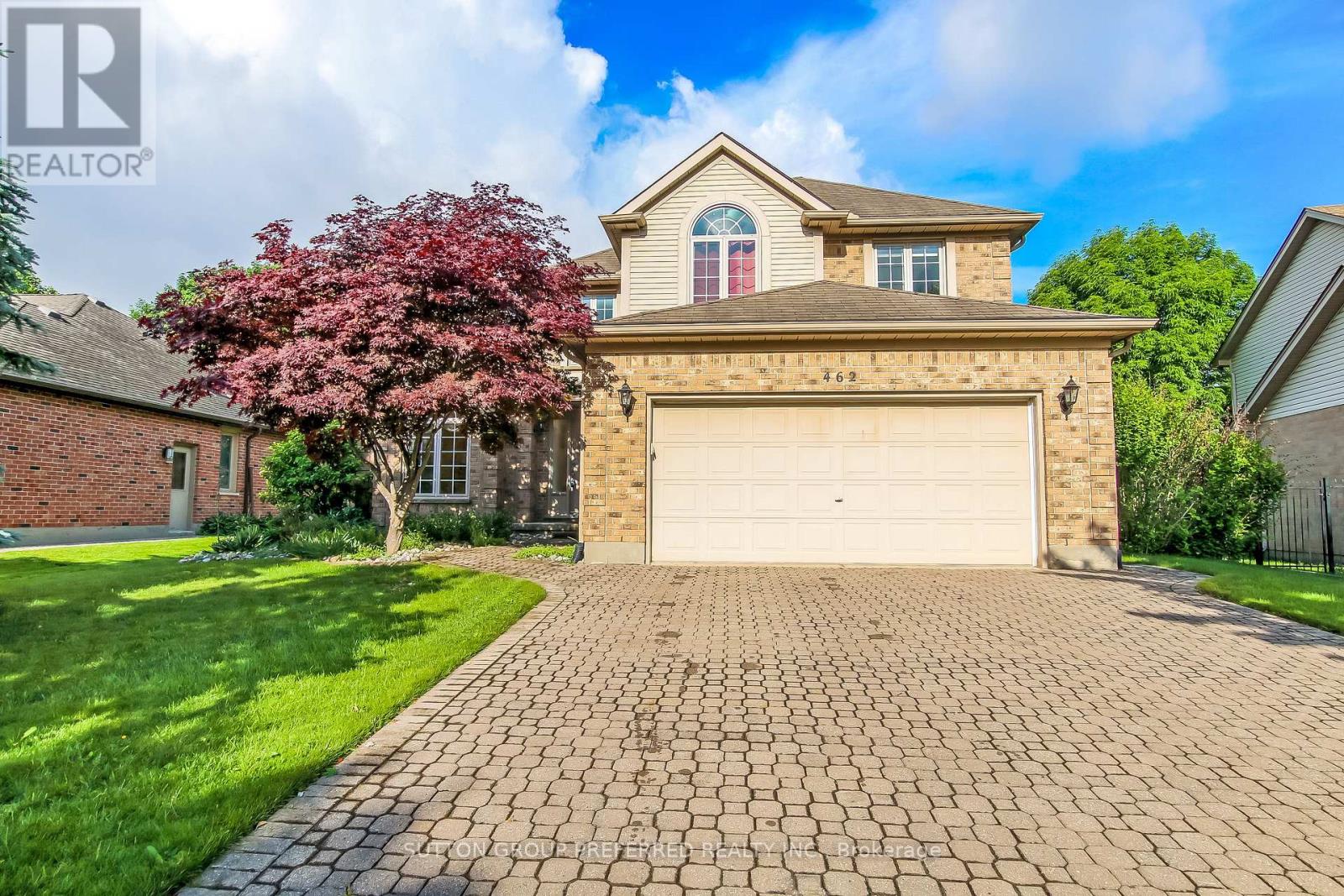 462 AMBLESIDE DRIVE - 1