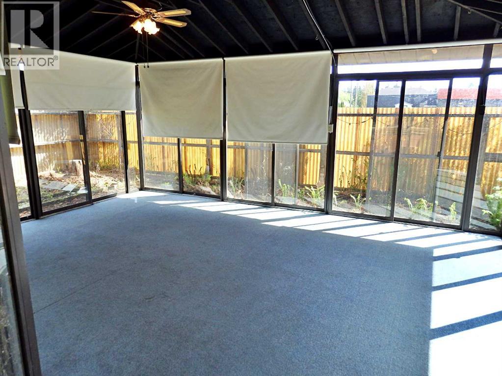 5402 50 Avenue - 48