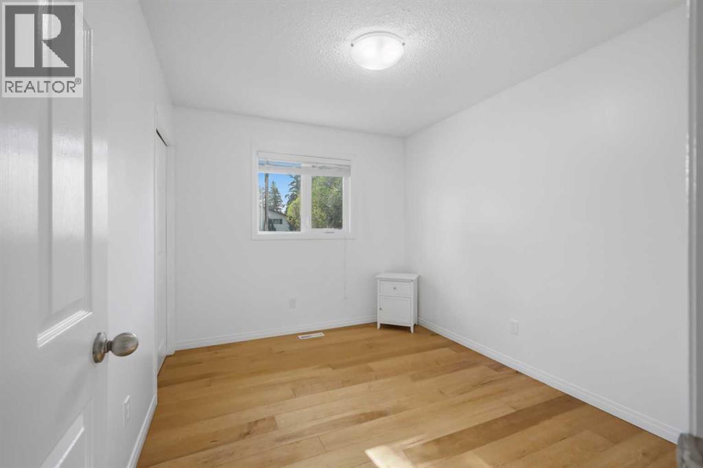 4640 47 Street - Image 24