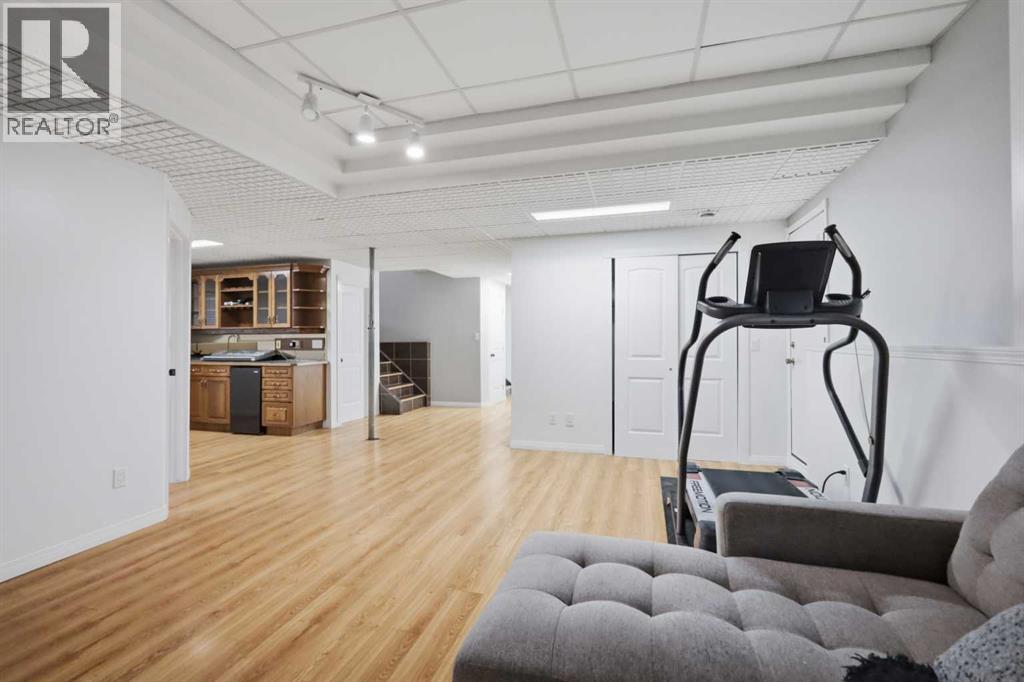 4640 47 Street - Image 30