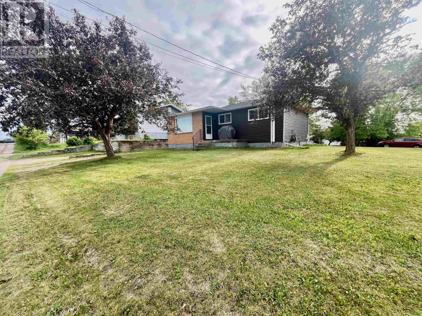 246 Florence ST - Image 16