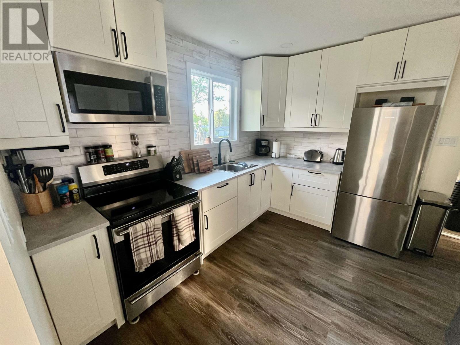246 Florence ST - 4