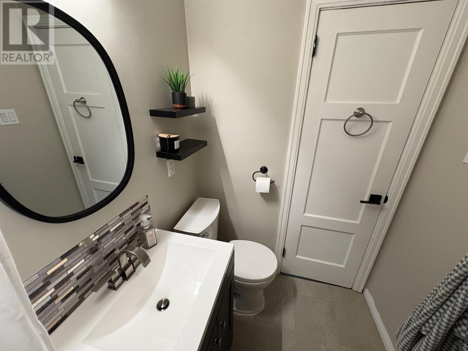 140 Christina ST E - Image 10