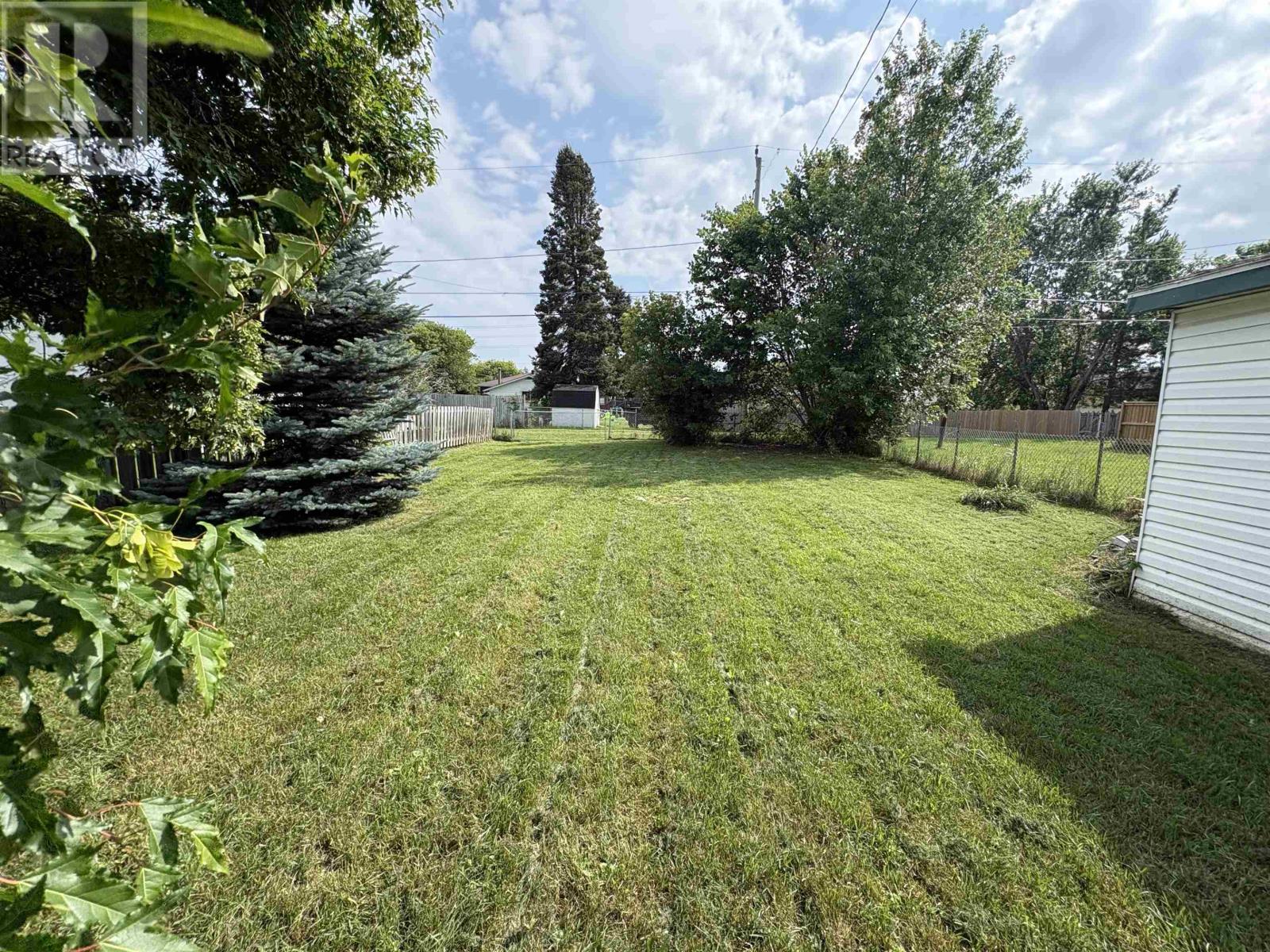 140 Christina ST E - Image 4