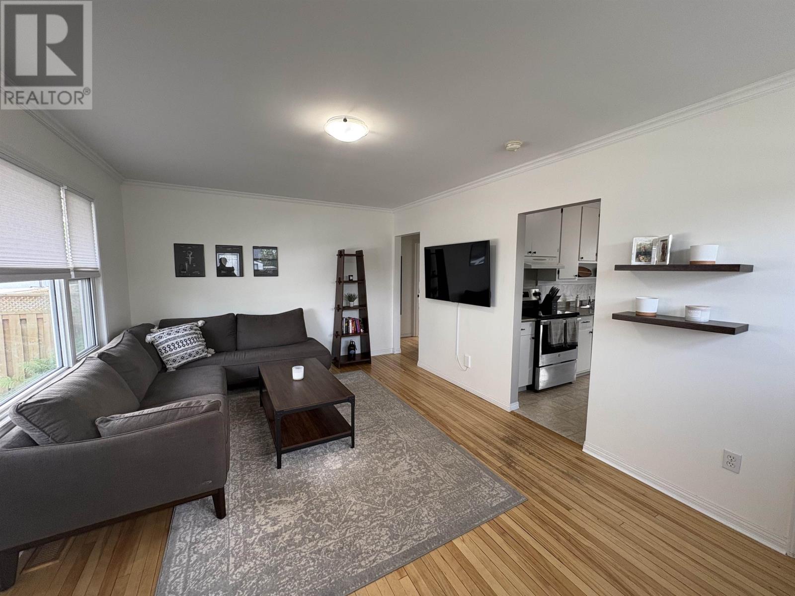 140 Christina ST E - Image 5