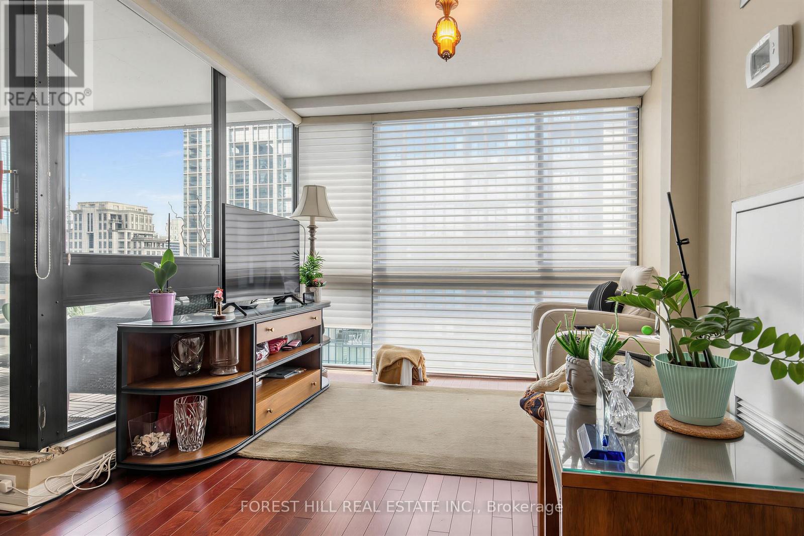 #PH01 15 MCMURRICH STREET - 12