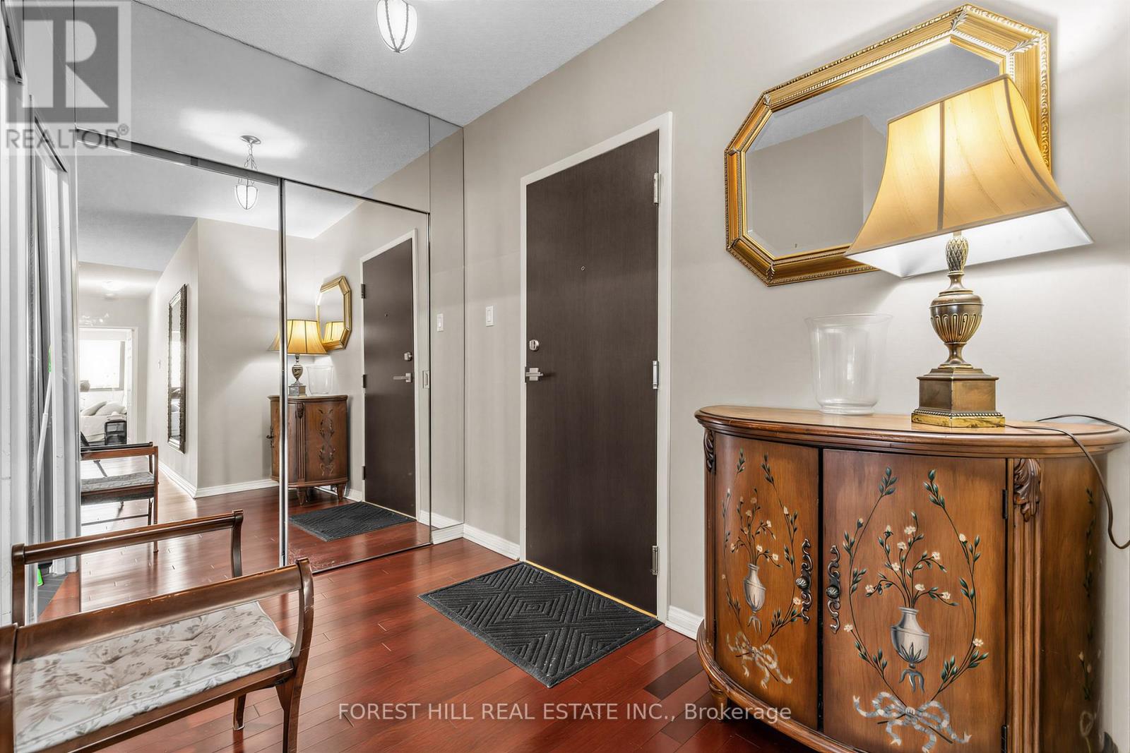 #PH01 15 MCMURRICH STREET - 2
