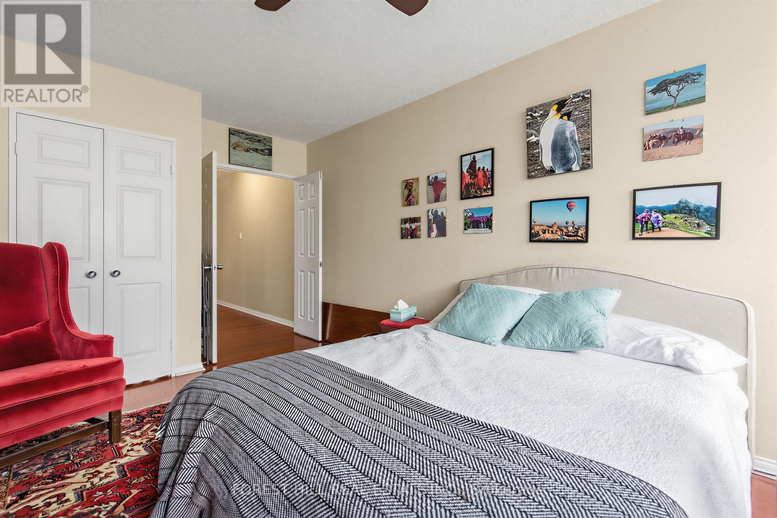 #PH01 15 MCMURRICH STREET - 26