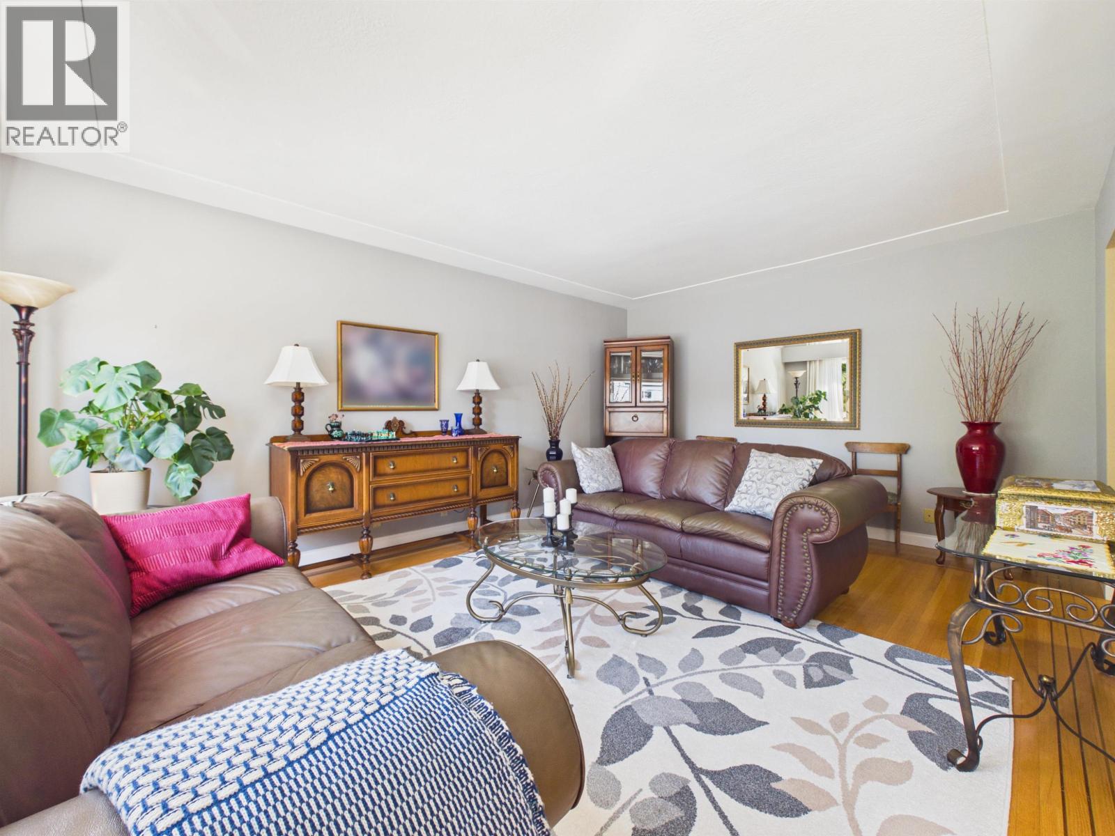 2 Bed, 1 Bath House for Sale in Vancouver – 10 2296 W 39TH AVENUE, Vancouver – MLS# R3152189 - Image 7