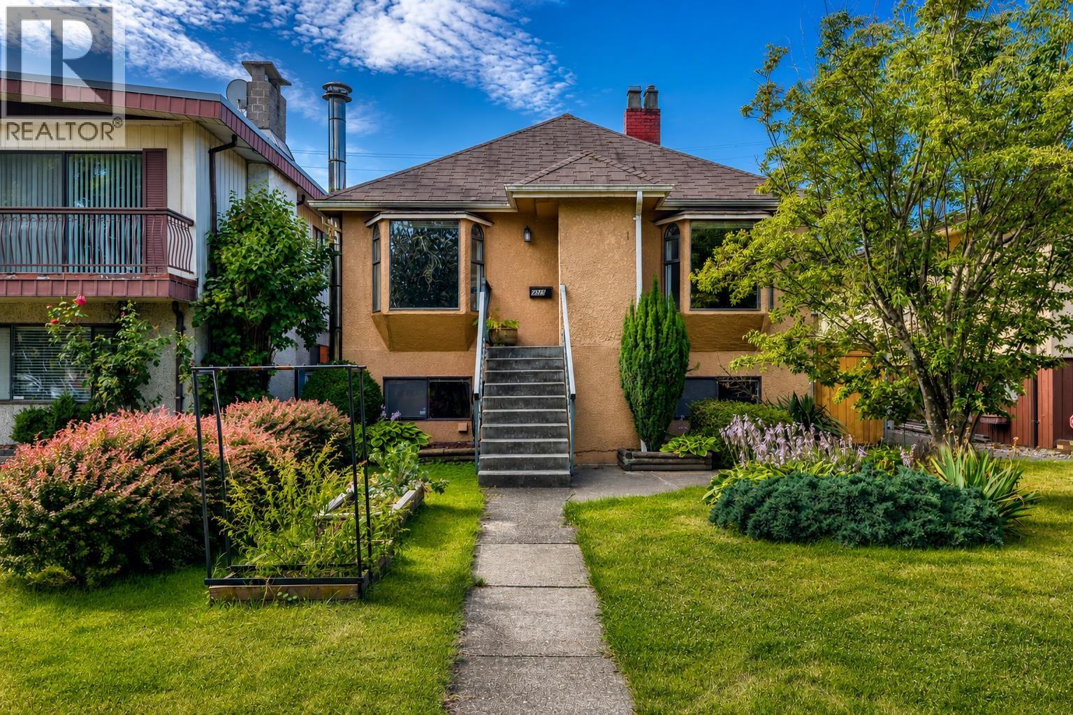 3 Bed, 2 Bath House for Sale in Vancouver – 2576 PARKER STREET, Vancouver – MLS# R3152199