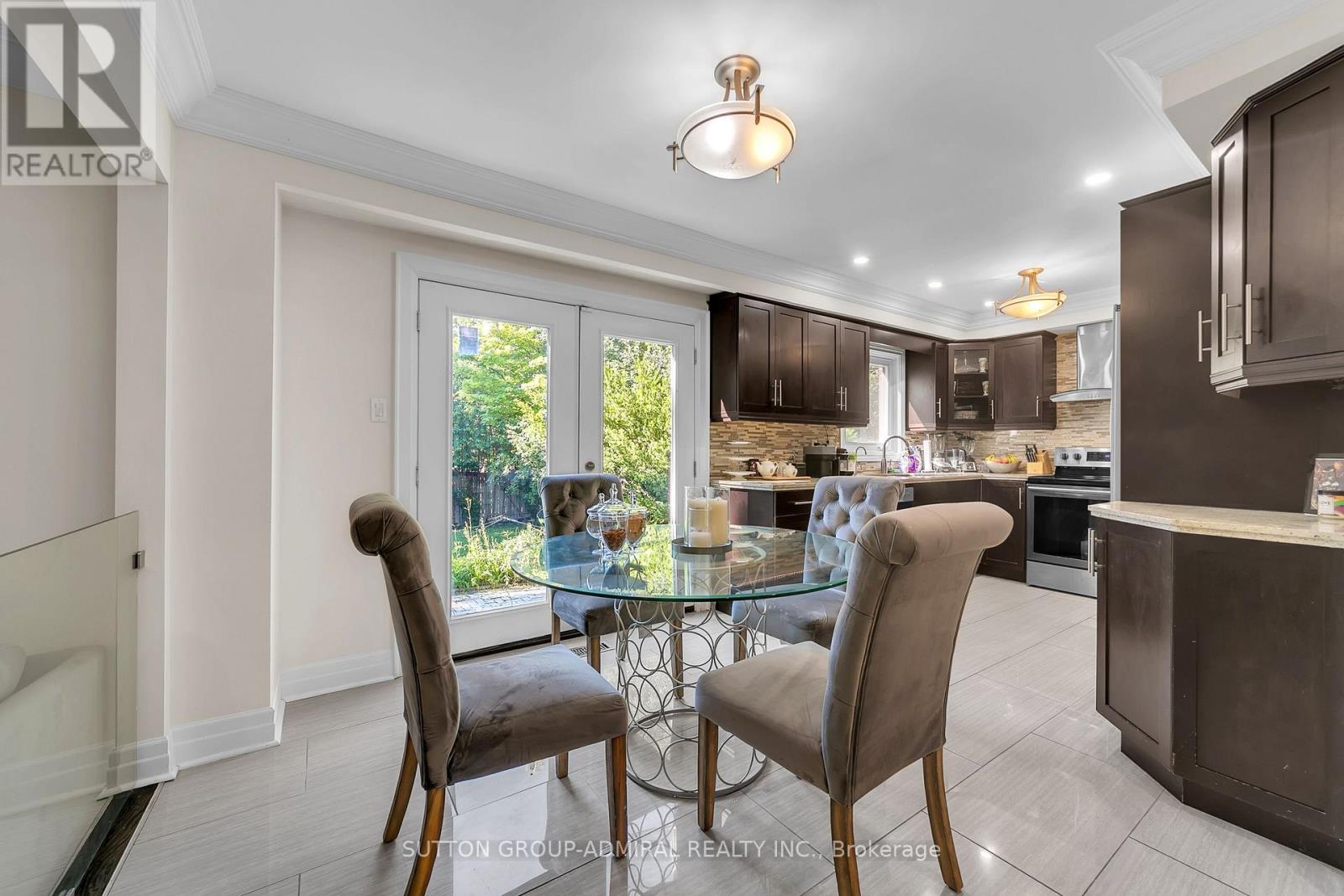 37 GRETMAN CRESCENT - 14
