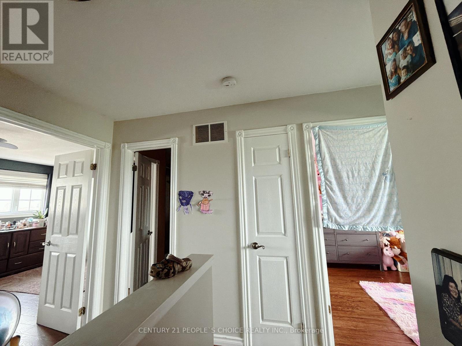 66 MICHAEL CRESCENT - 16