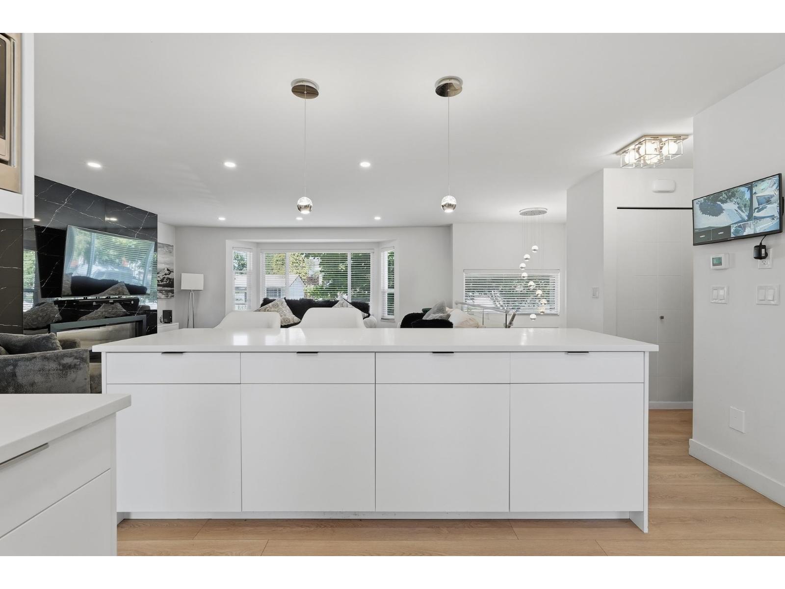 5 Bed, 3 Bath House for Sale in Surrey – 14348 GLADSTONE DRIVE, Surrey – MLS# R3152235 - Image 2