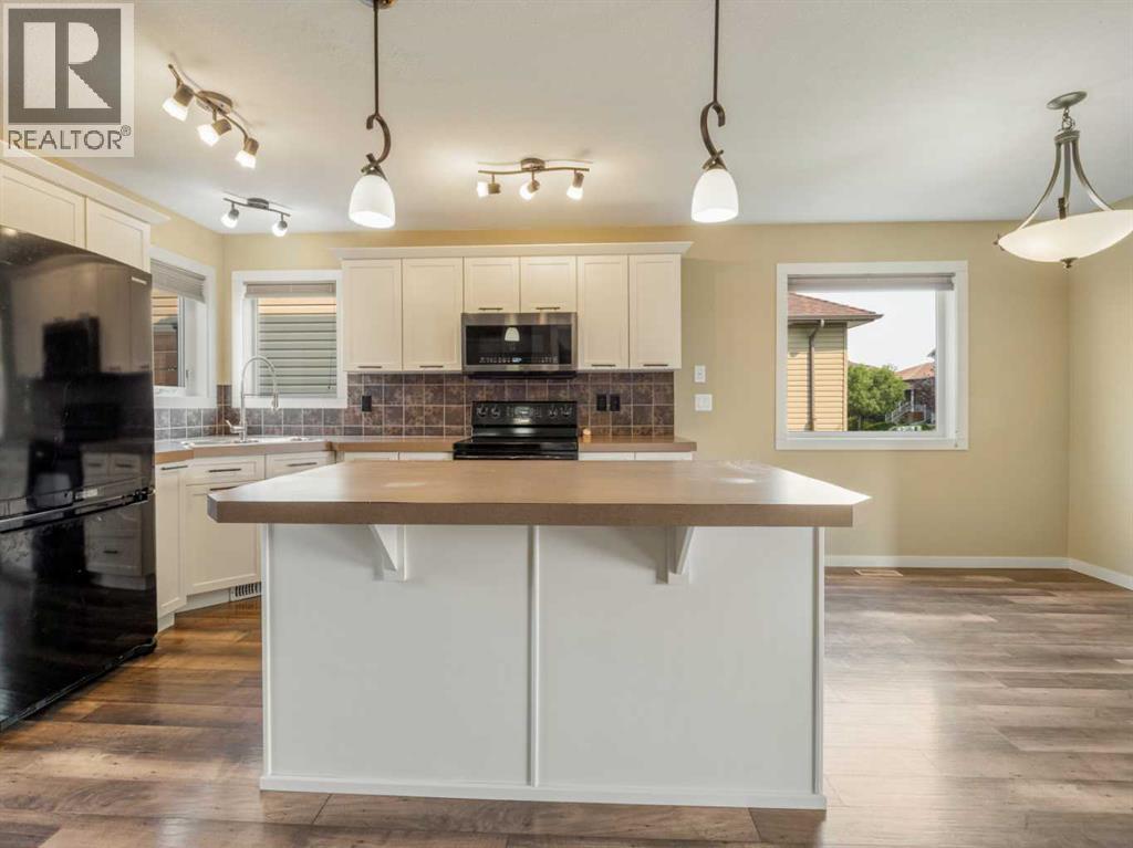 120 Mt Sundial Court W - Image 13