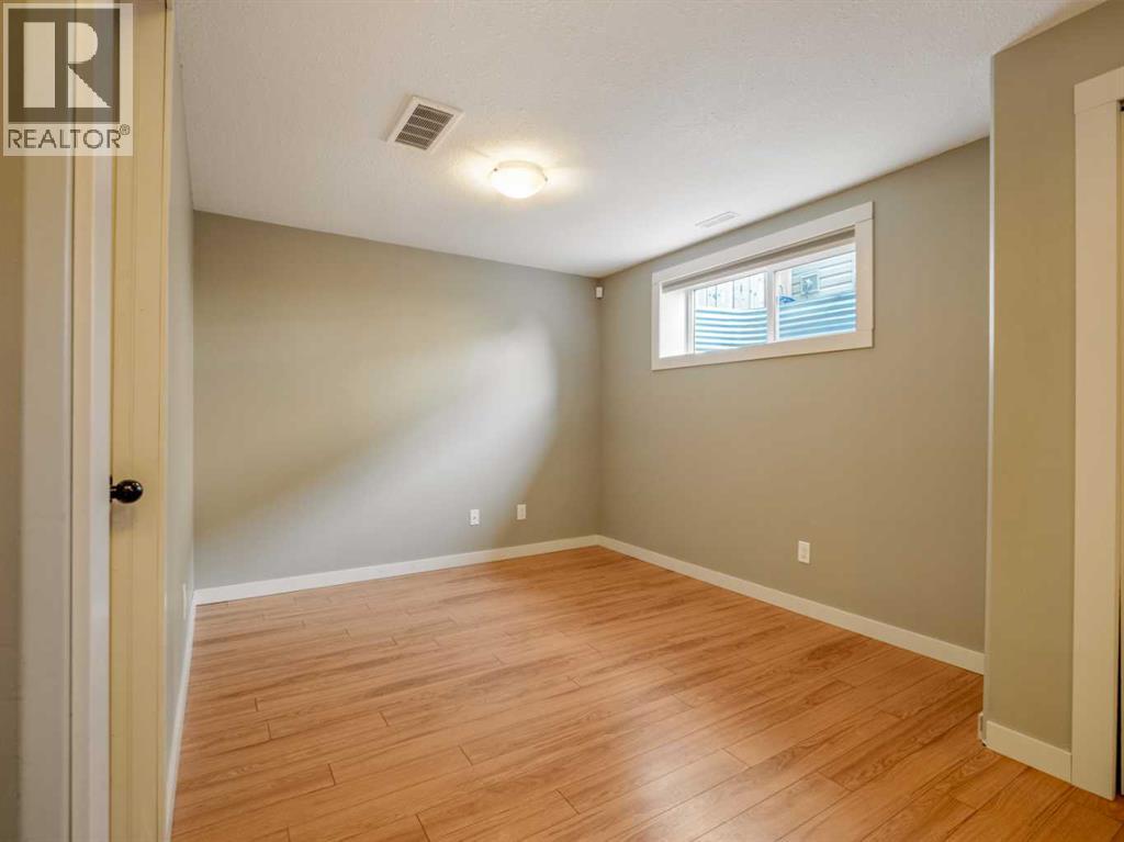 120 Mt Sundial Court W - 33