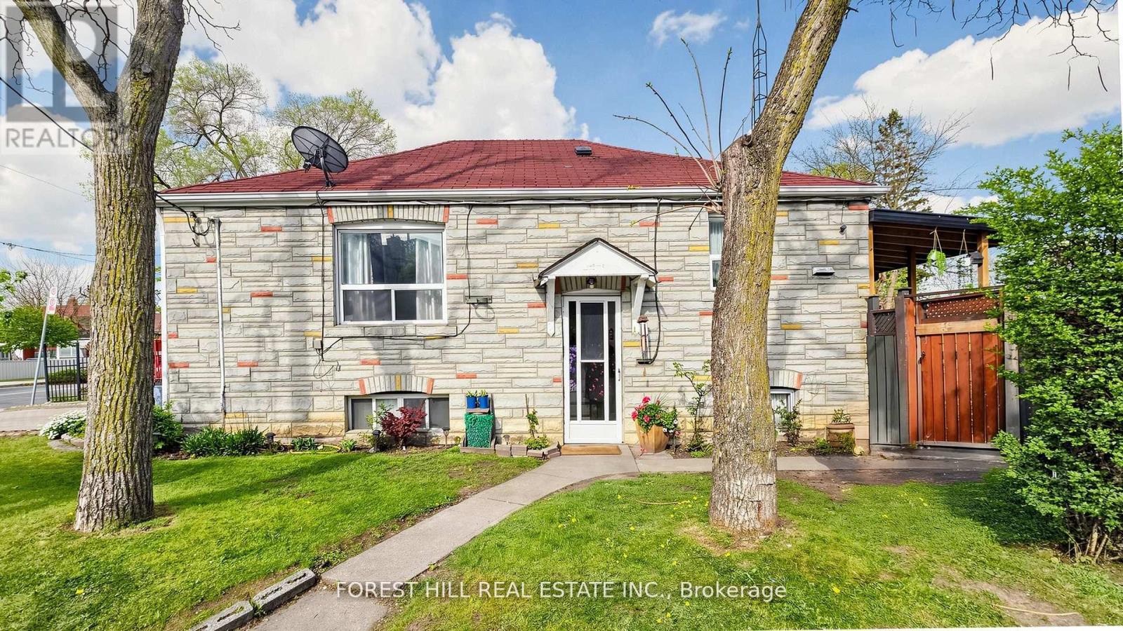 2 ELLINS AVENUE - 3