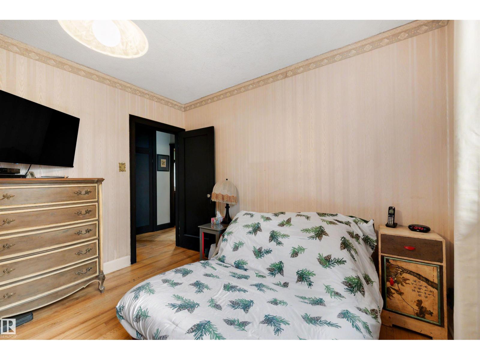 12220 109 AV NW - Image 21