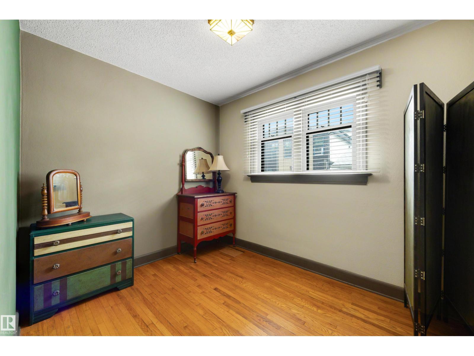 12220 109 AV NW - 23