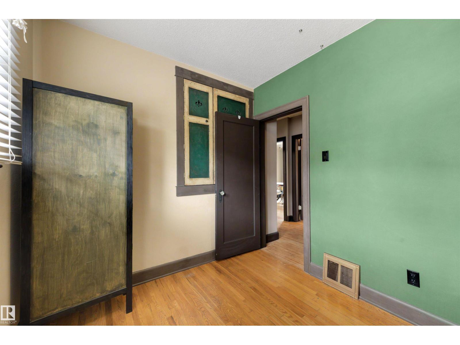 12220 109 AV NW - Image 24