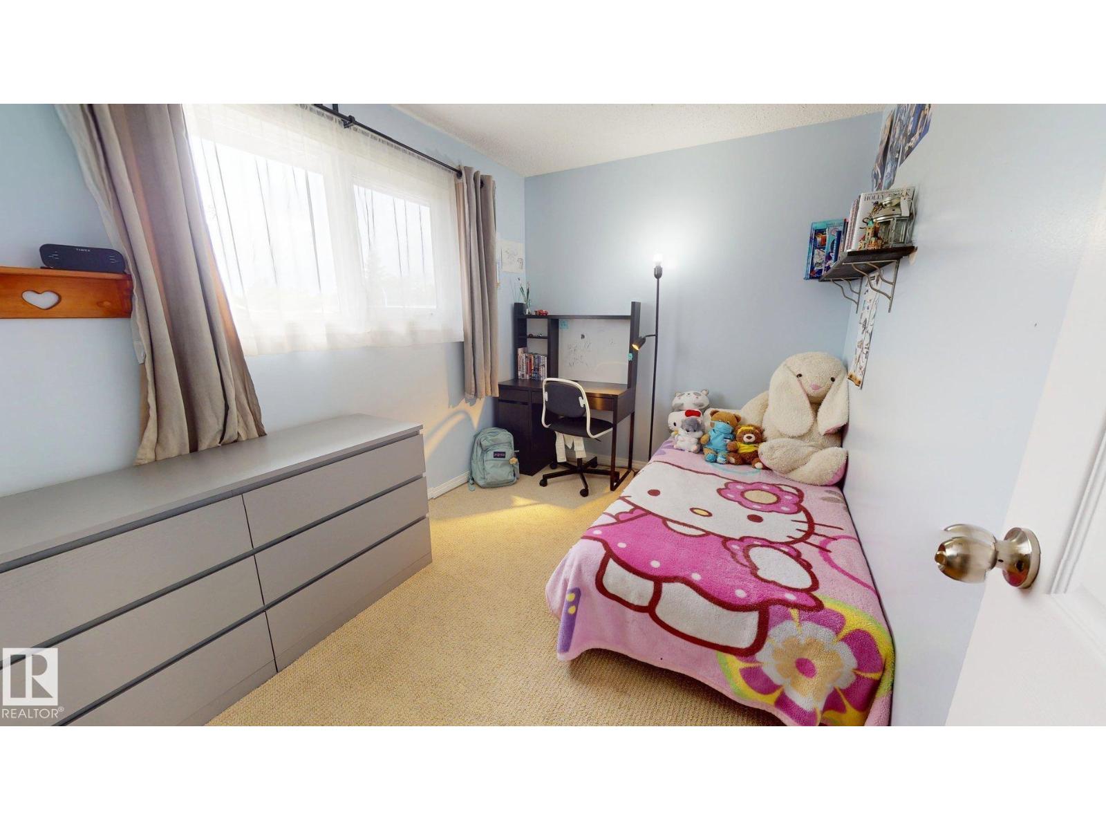 7935 22 AV NW - 12