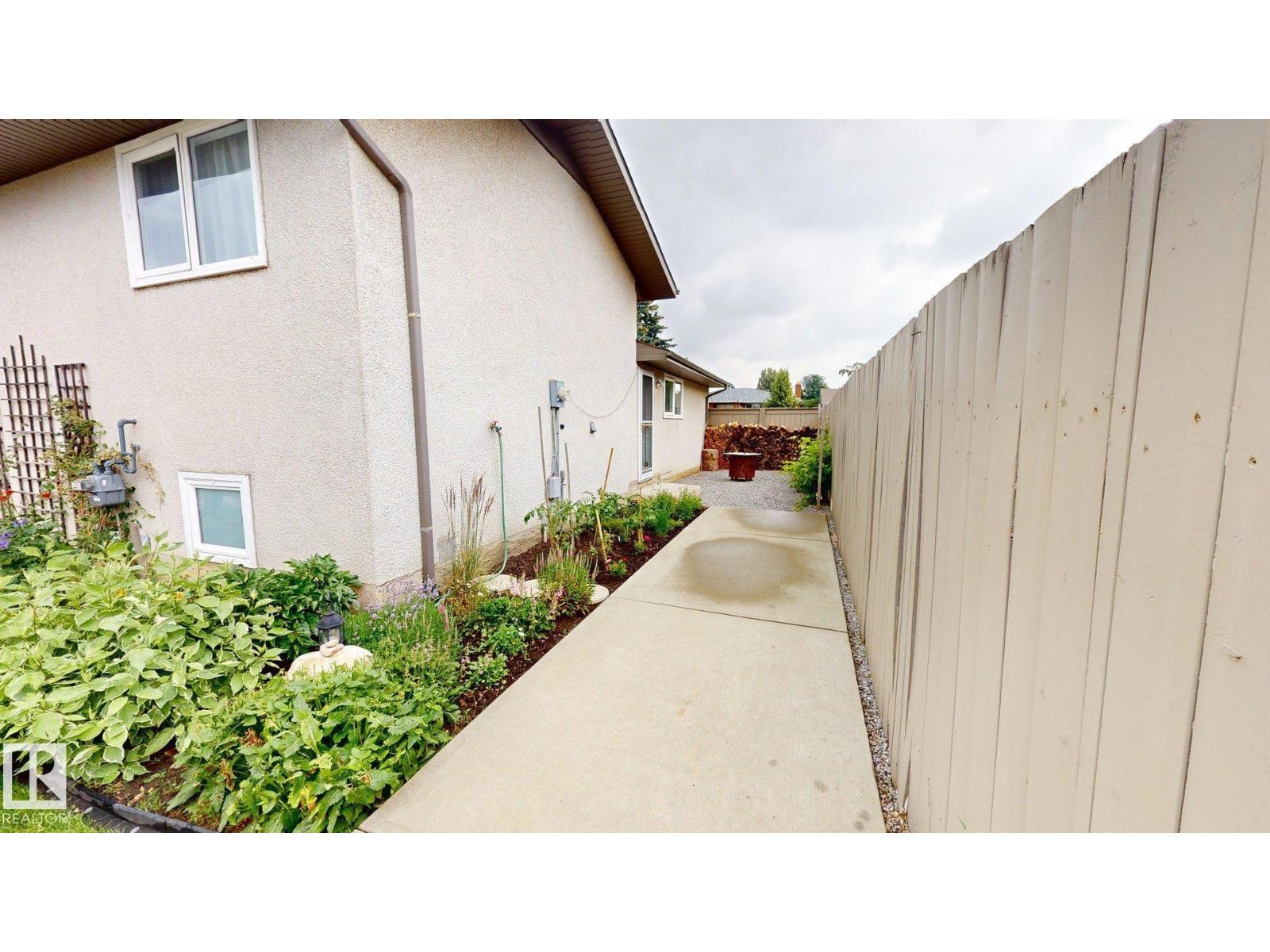 7935 22 Avenue NW - Photo 17