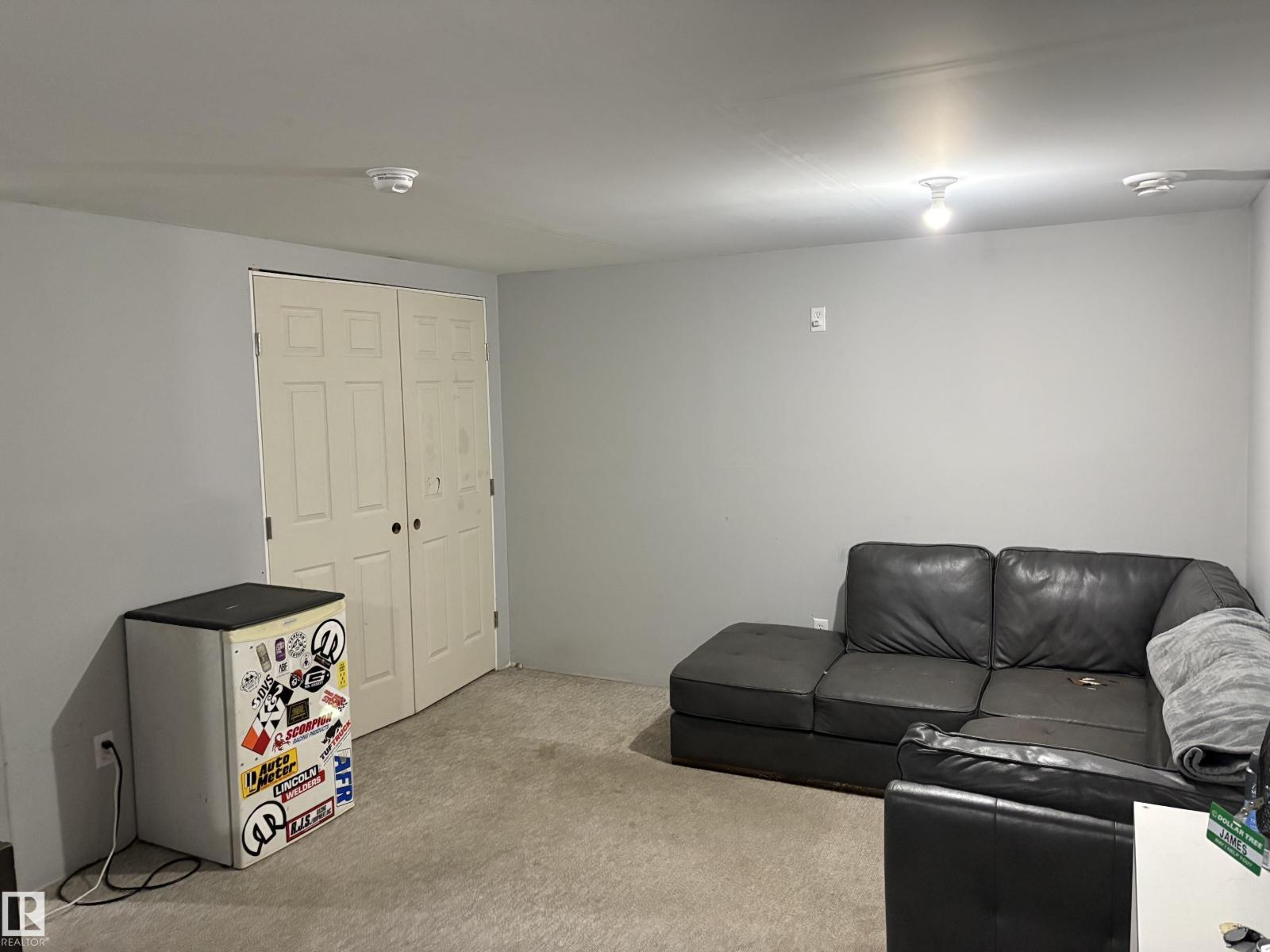 #18 4900 62 ST - Image 12
