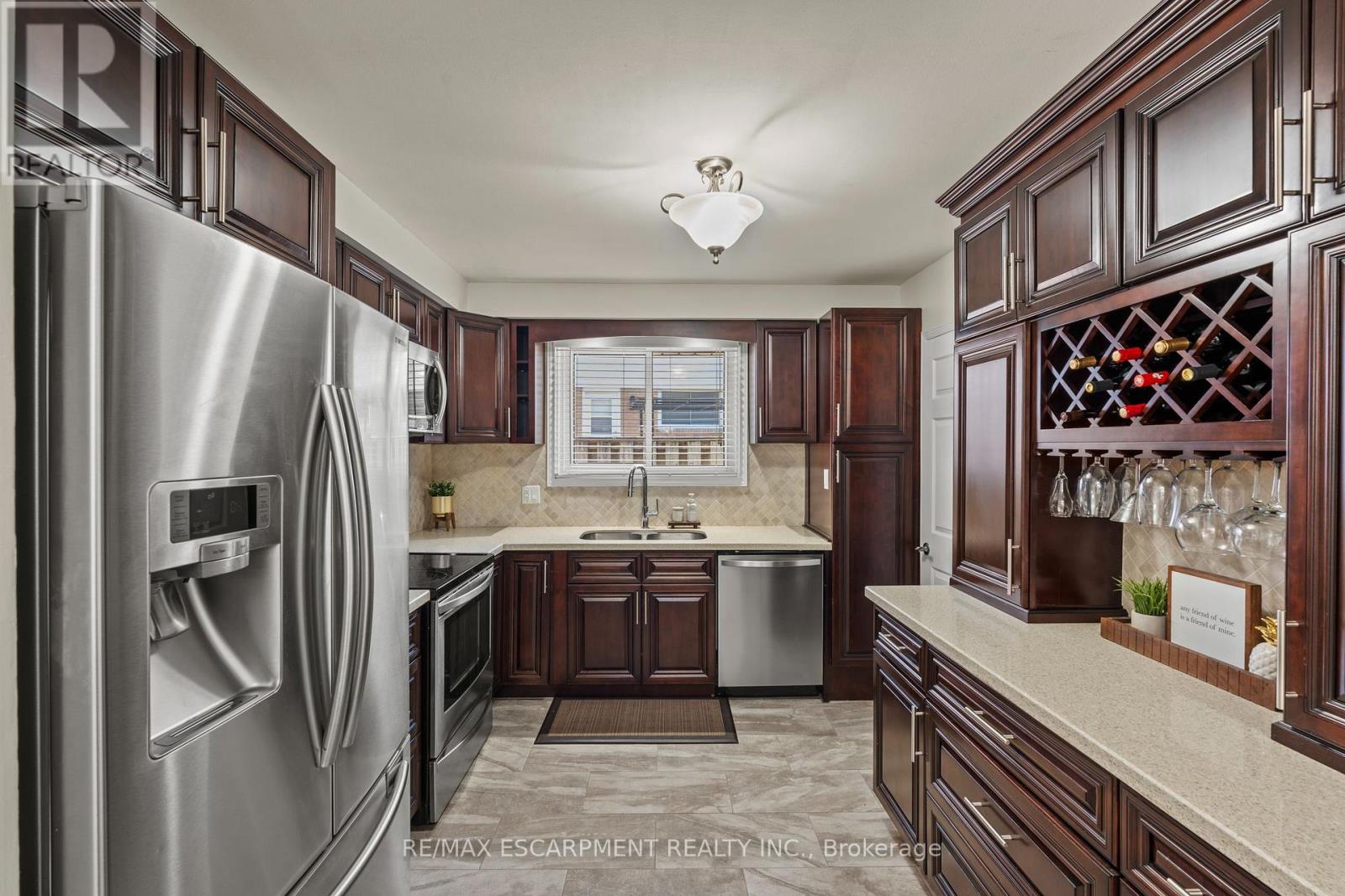 167 BERKINDALE DRIVE - 11