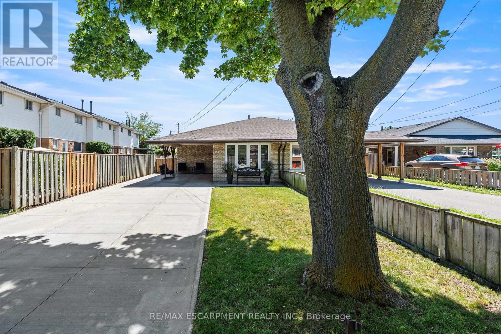 167 BERKINDALE DRIVE - 3