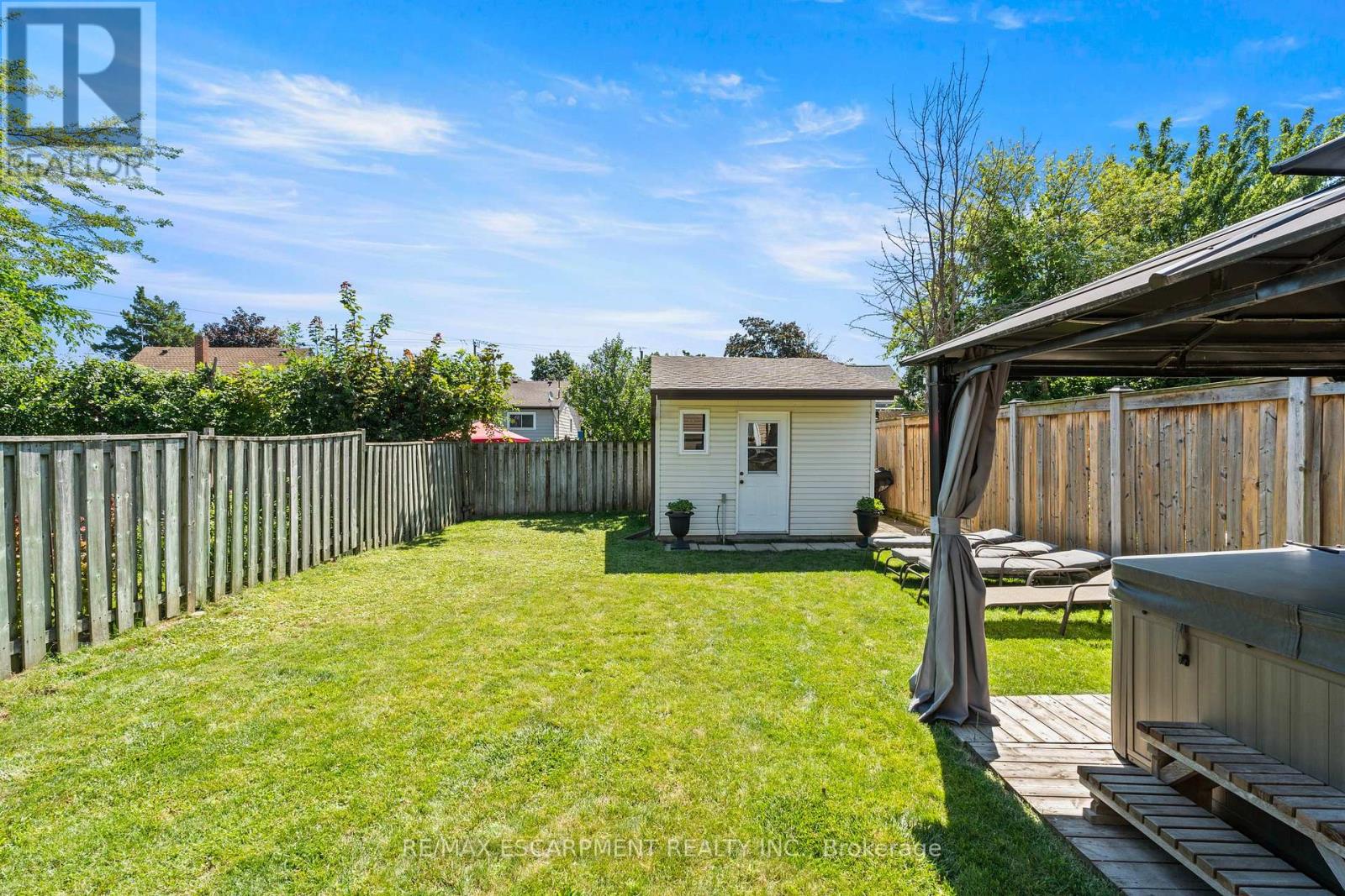 167 BERKINDALE DRIVE - 32