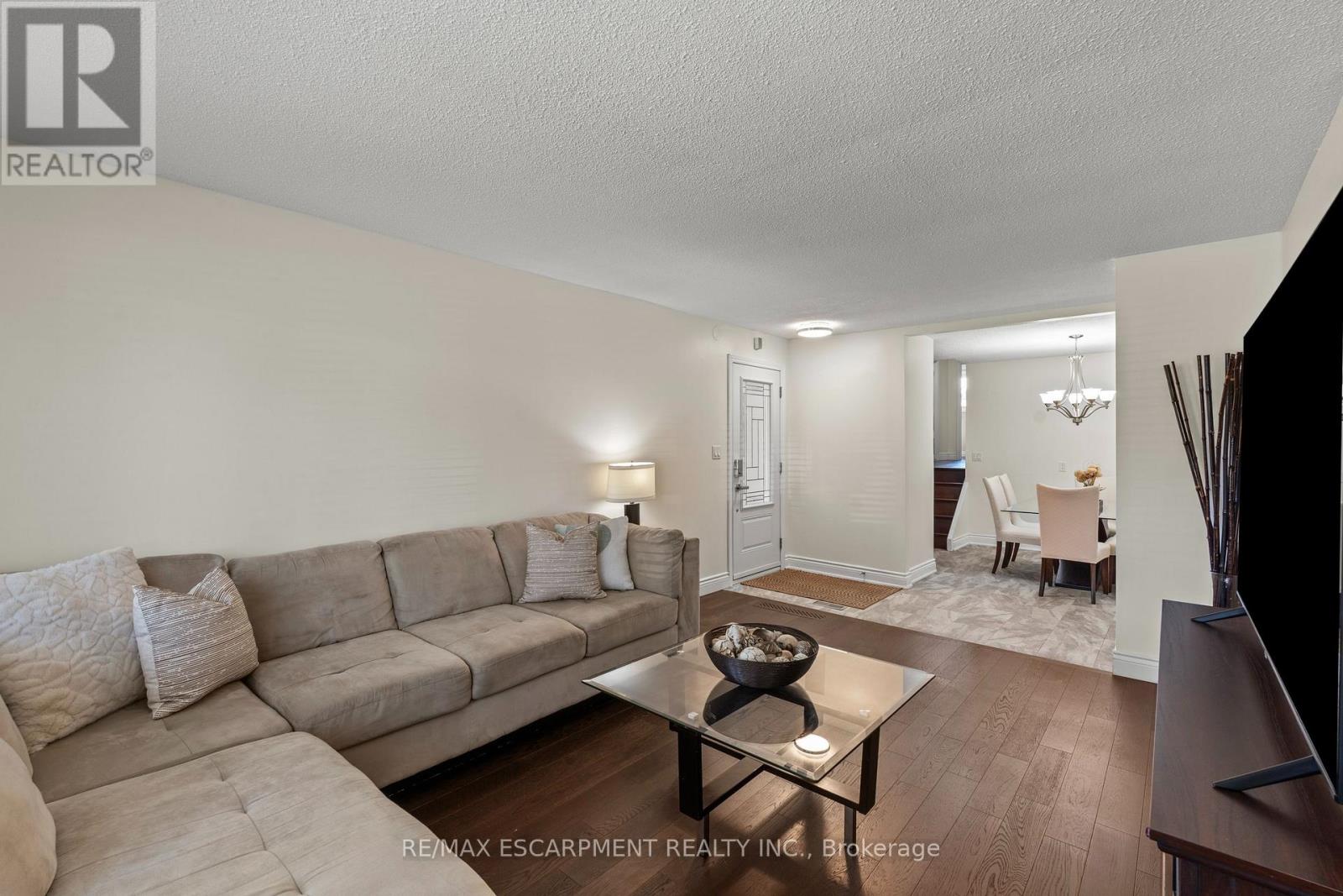 167 BERKINDALE DRIVE - 8