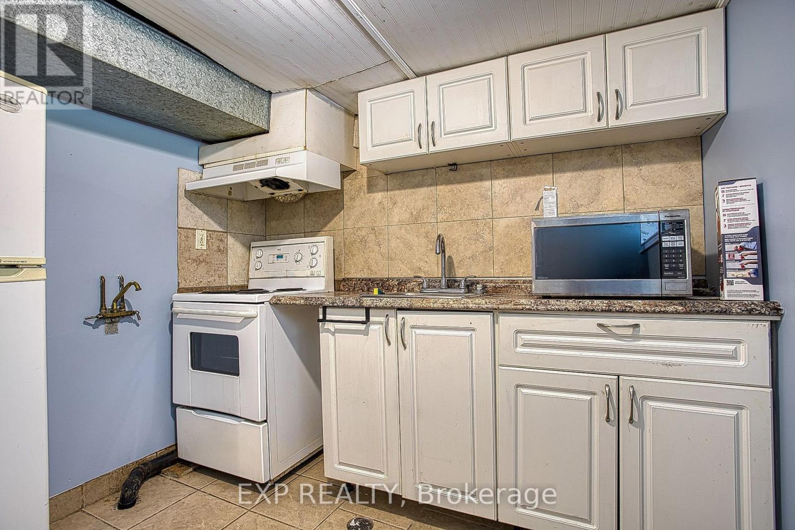 99 MOHAWK ROAD W - 19