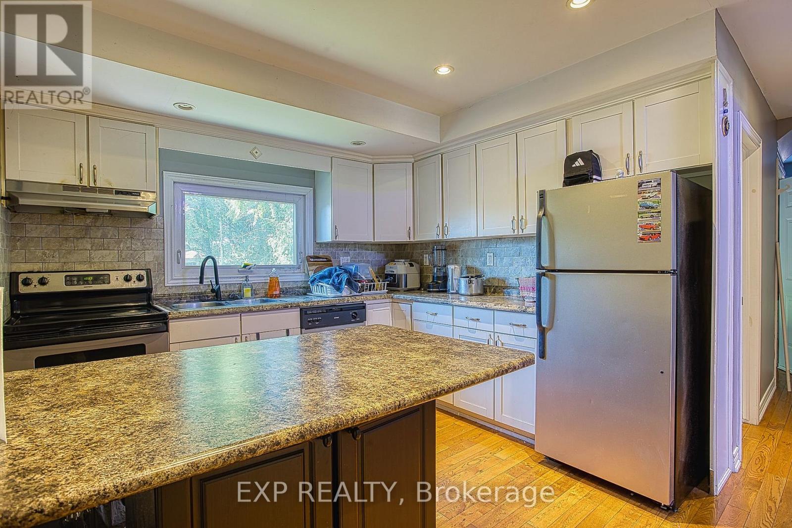 99 MOHAWK ROAD W - 7