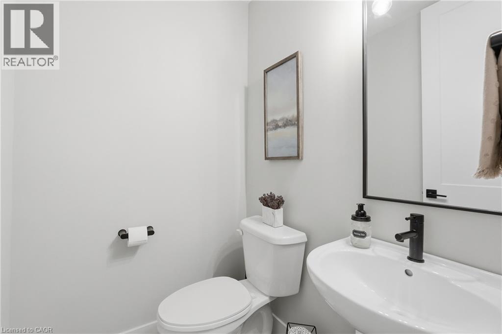 #4 744 NELSON Street W - 17