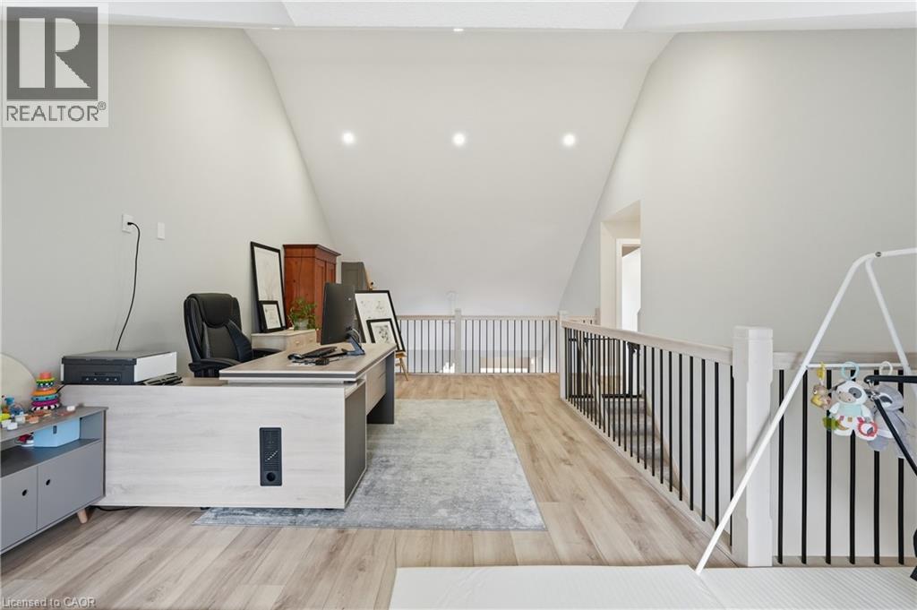 #4 744 NELSON Street W - Image 23
