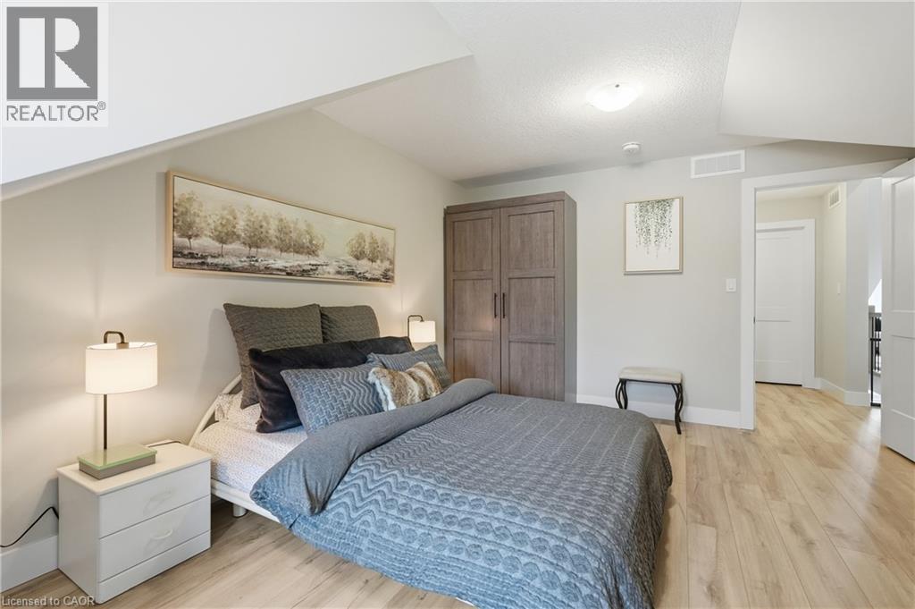 #4 744 NELSON Street W - Image 27