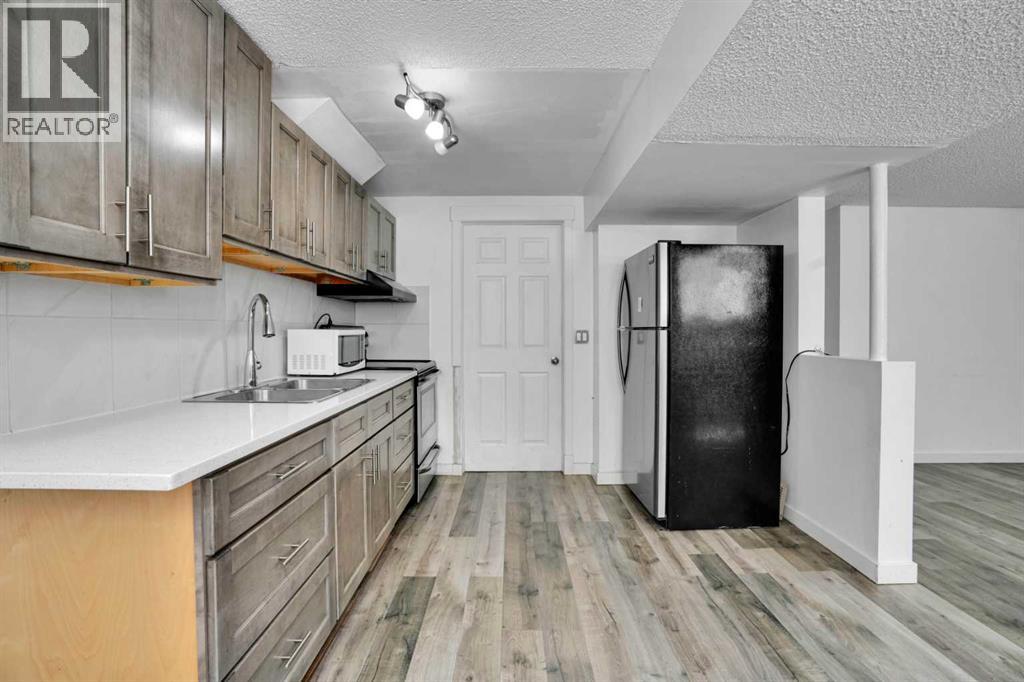 1015 Maitland Way NE - 31