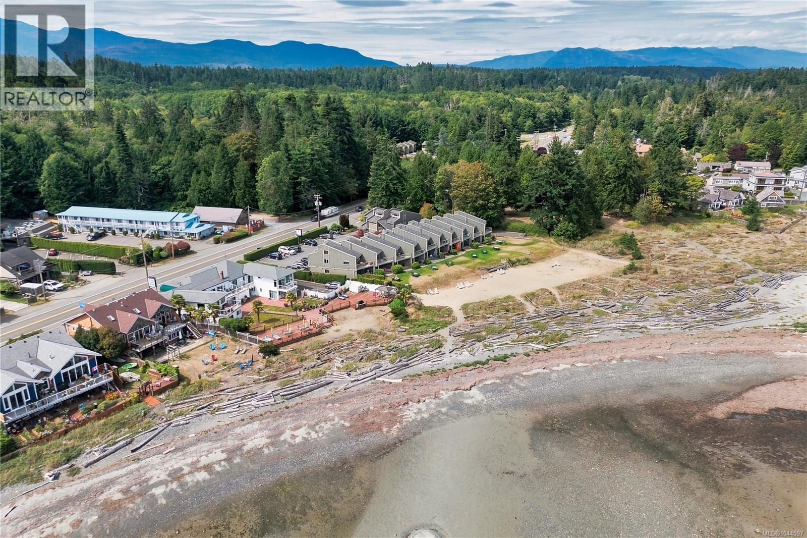 #202 3295 Island Hwy W - 37