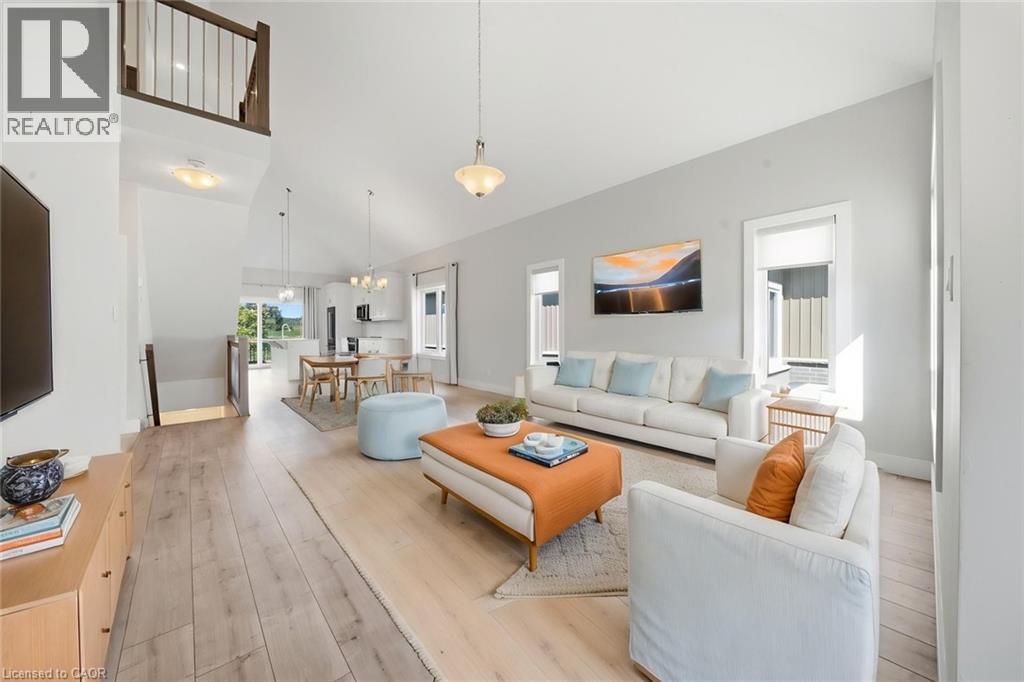 #10 744 NELSON Street W - 7